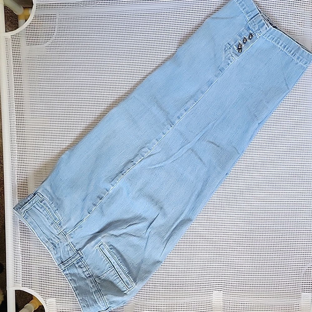 C&B denim capris